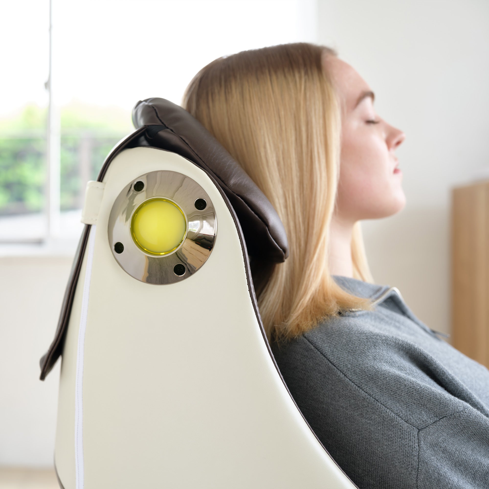 CirC - Premium SL Track Heated Massage Chair